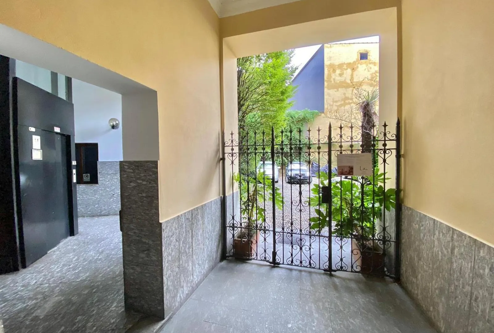 Apartment Grazioso Appartamento Nel Cuore Del Tran Tran Di Milano, Perfetto Per Amici E Famiglie, Vicino A Metropolitana